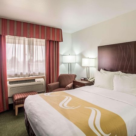 Quality Inn Belgrade Bagian luar foto