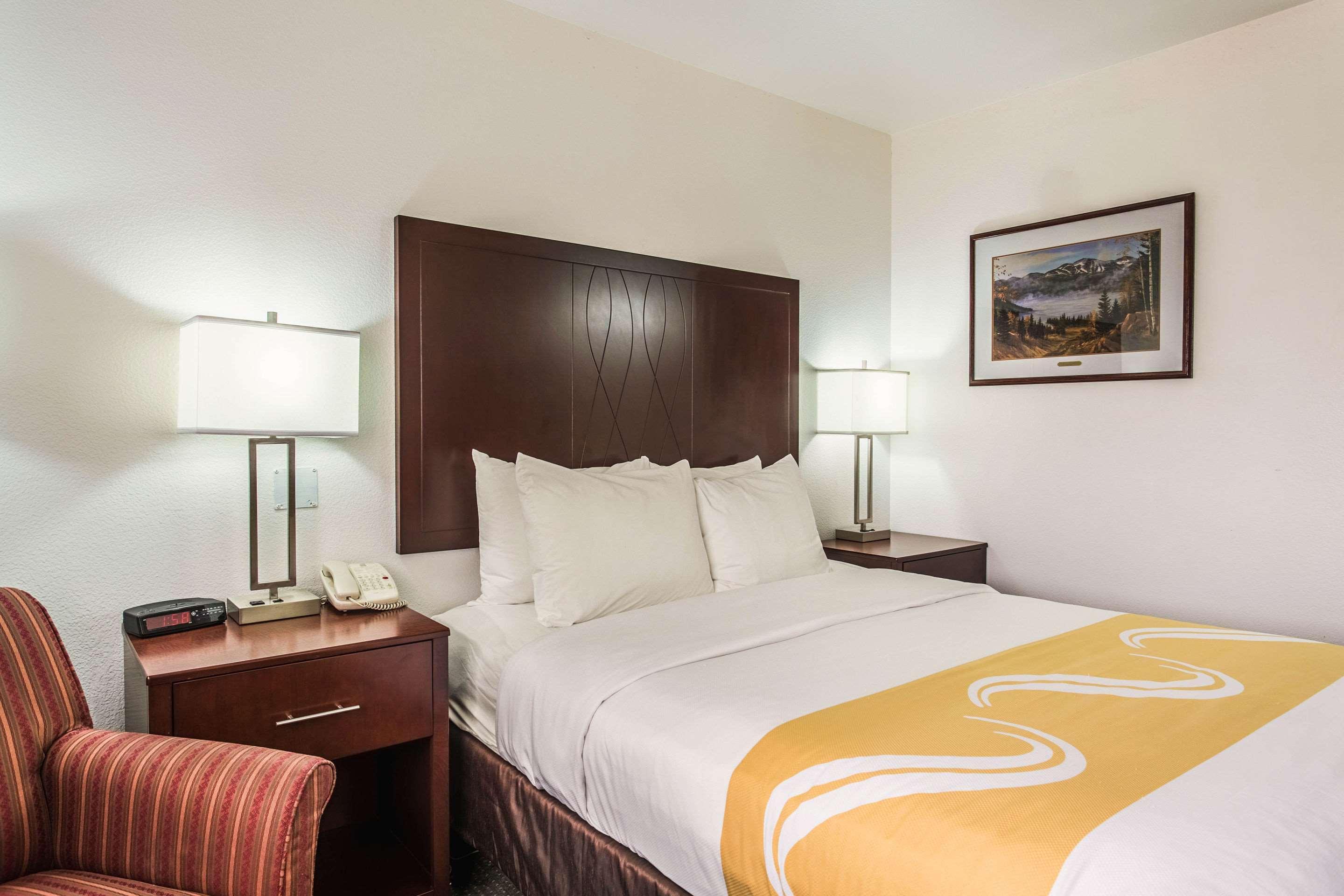Quality Inn Belgrade Bagian luar foto