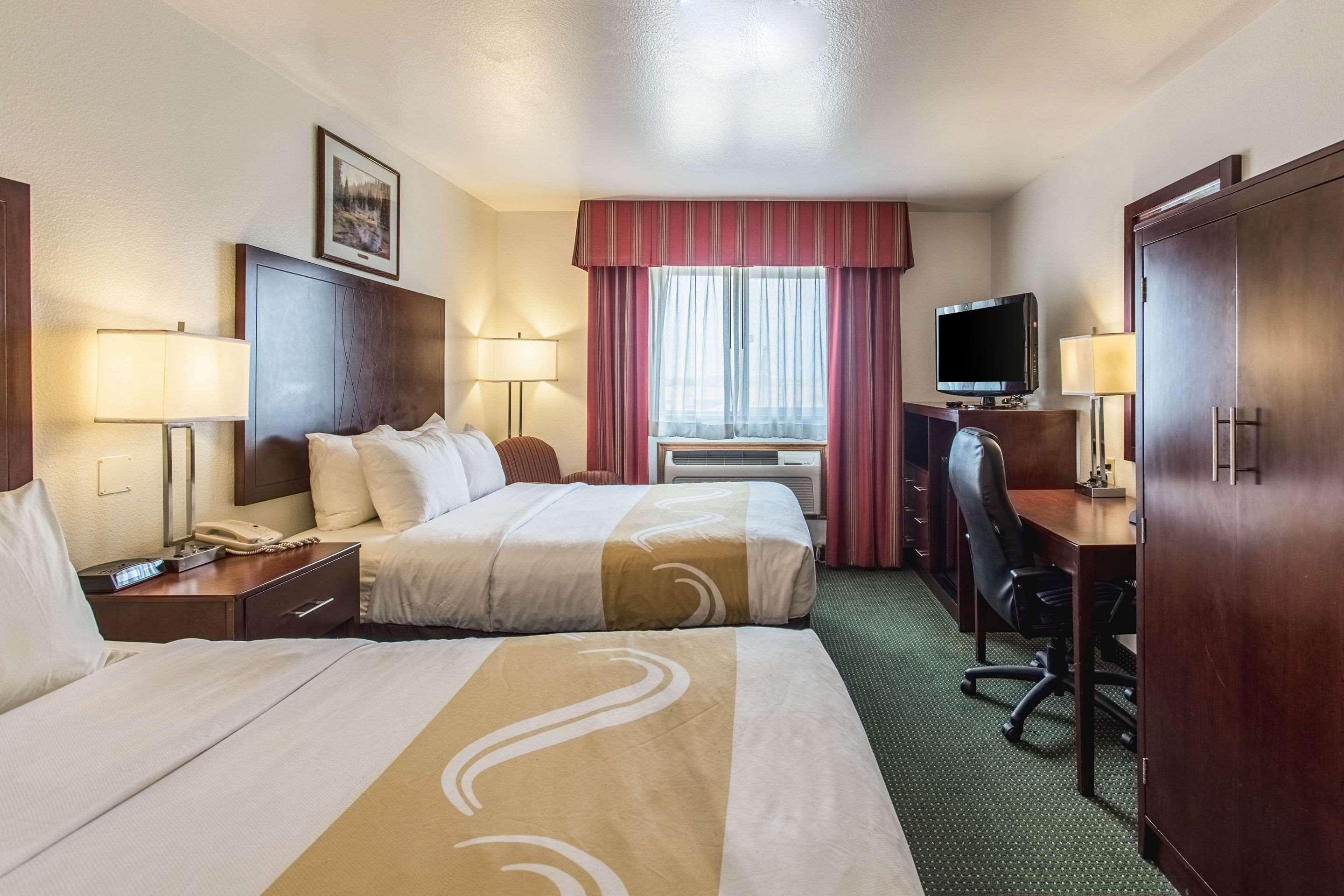 Quality Inn Belgrade Bagian luar foto
