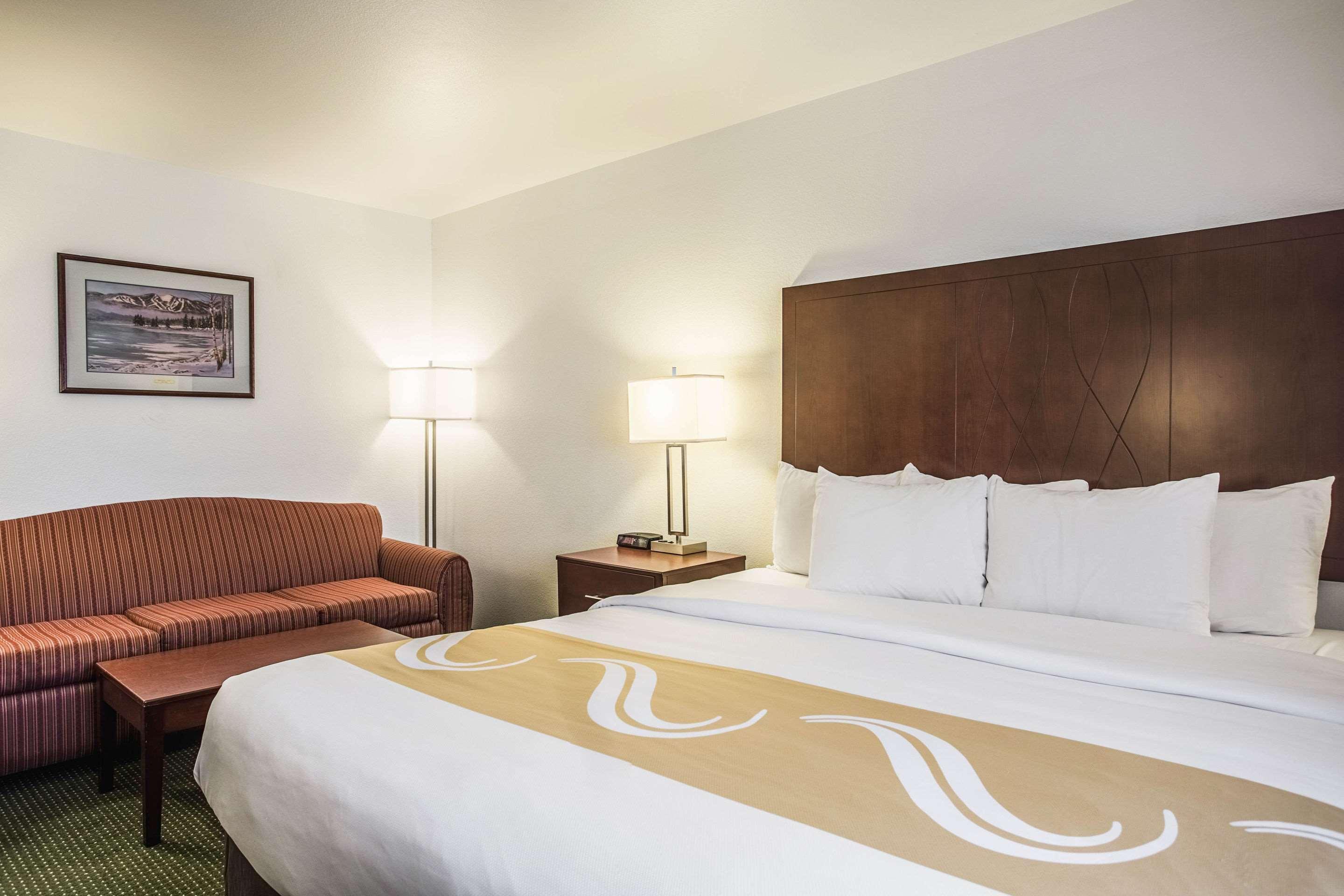 Quality Inn Belgrade Bagian luar foto