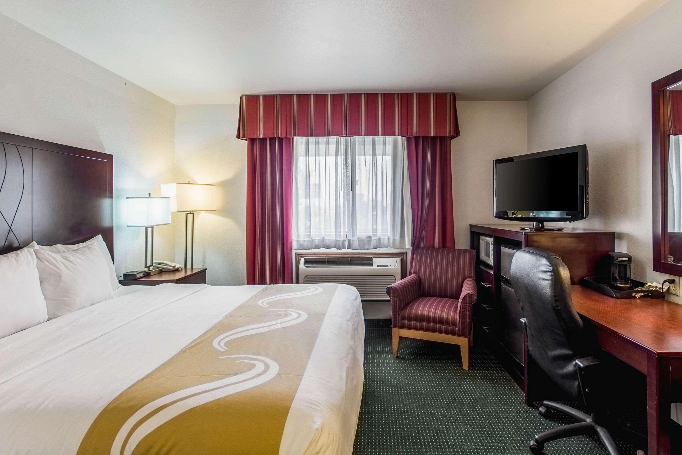 Quality Inn Belgrade Bagian luar foto