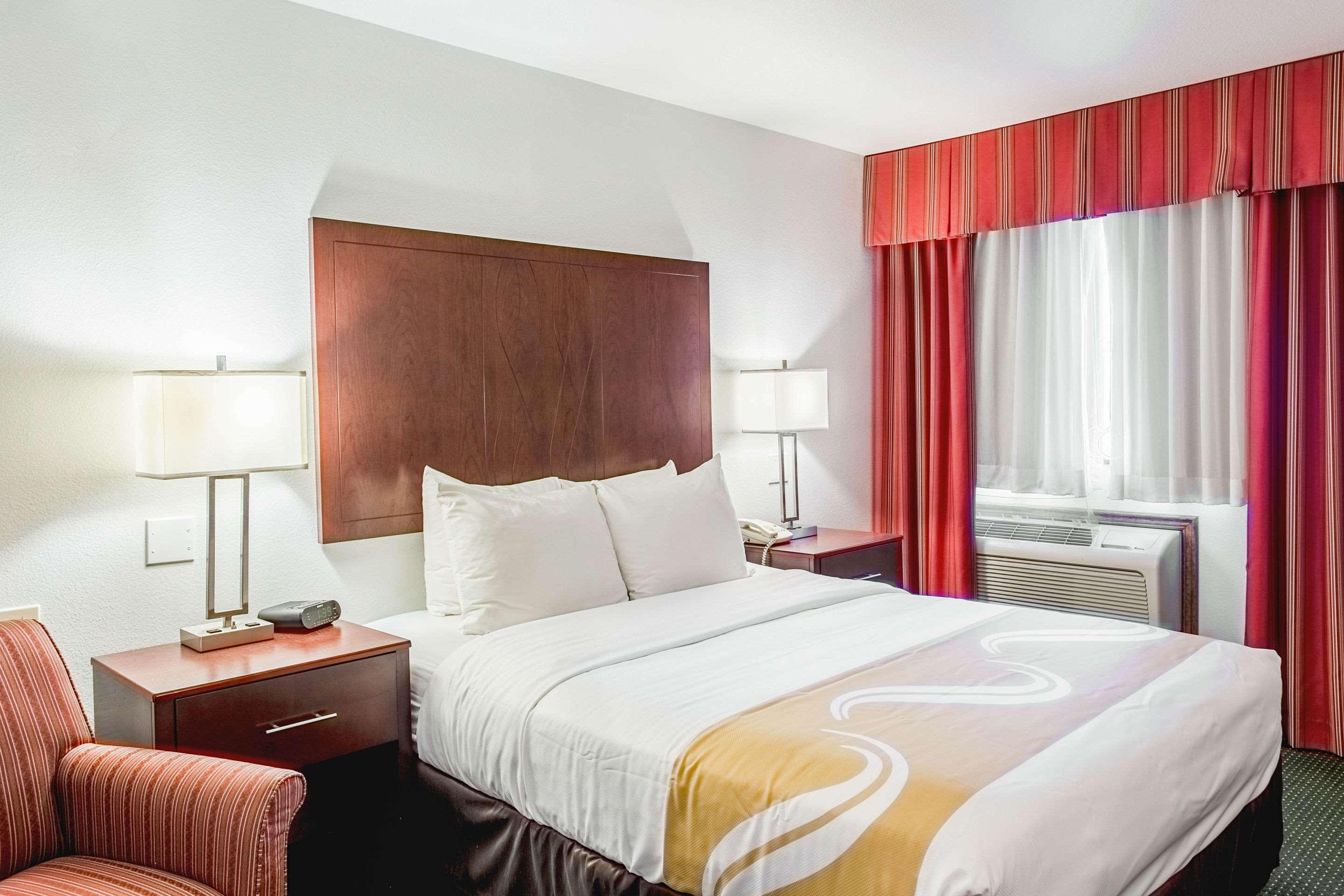 Quality Inn Belgrade Bagian luar foto