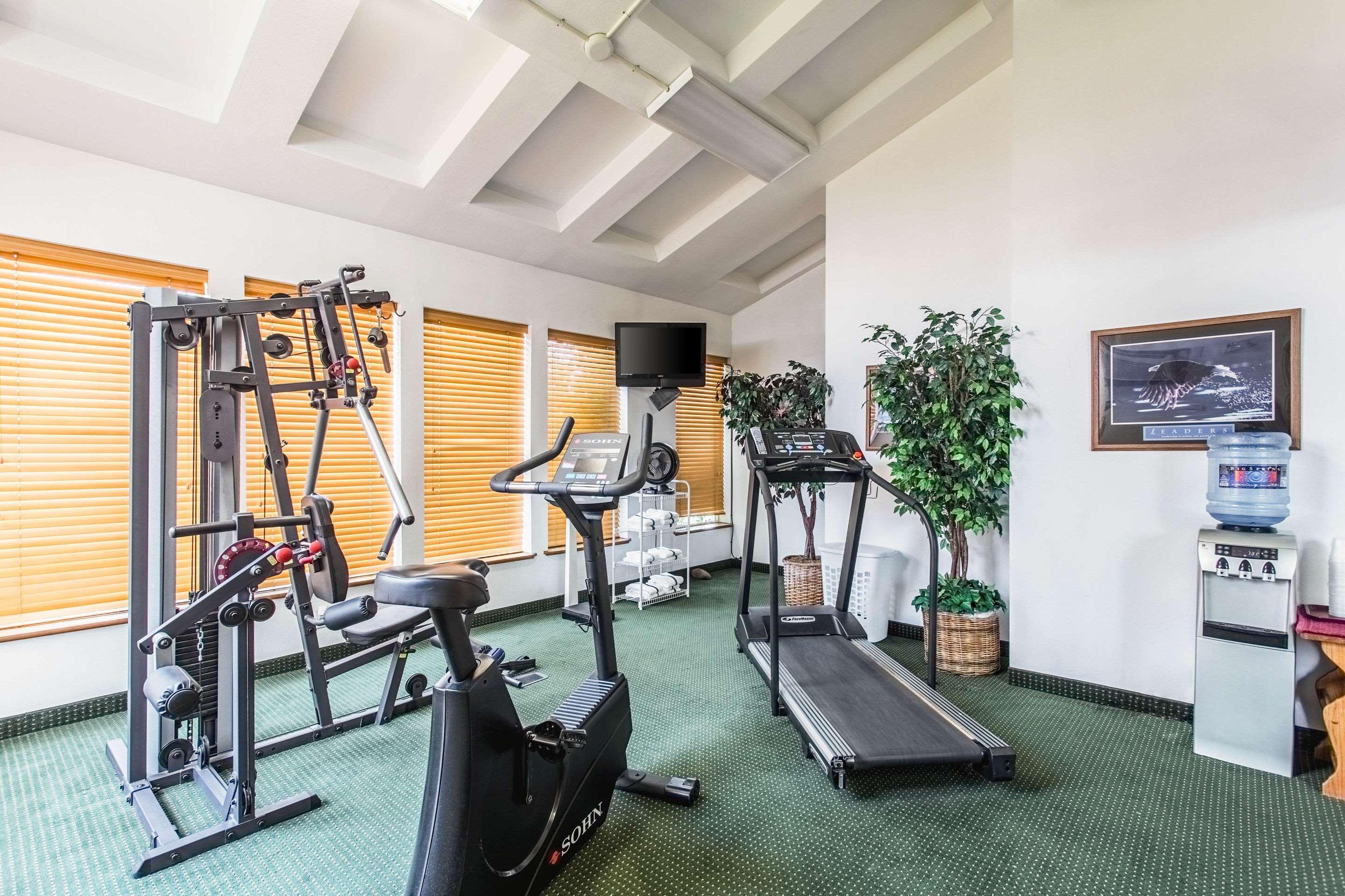 Quality Inn Belgrade Bagian luar foto