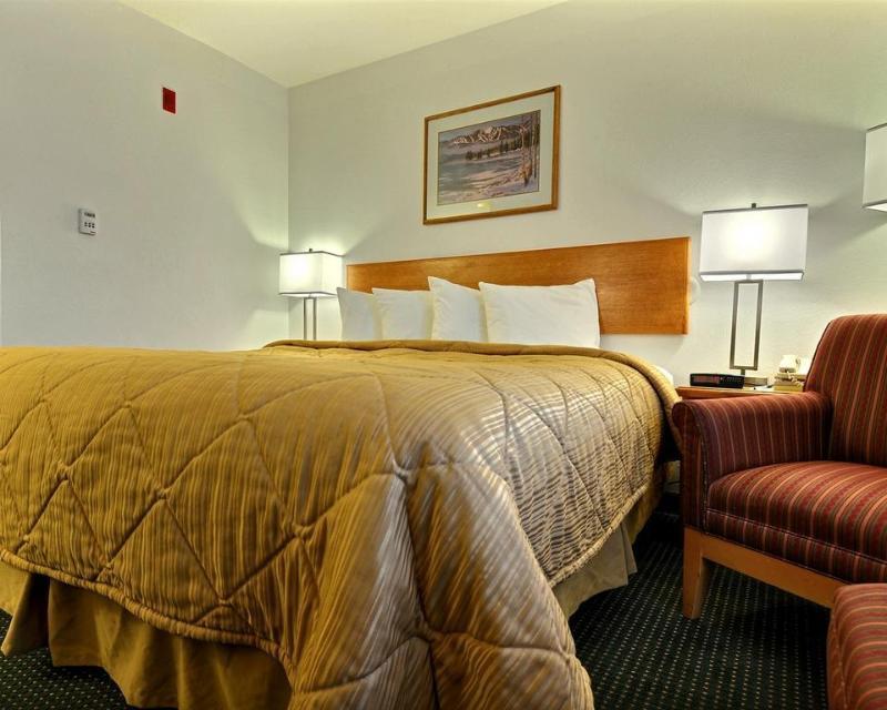 Quality Inn Belgrade Bagian luar foto
