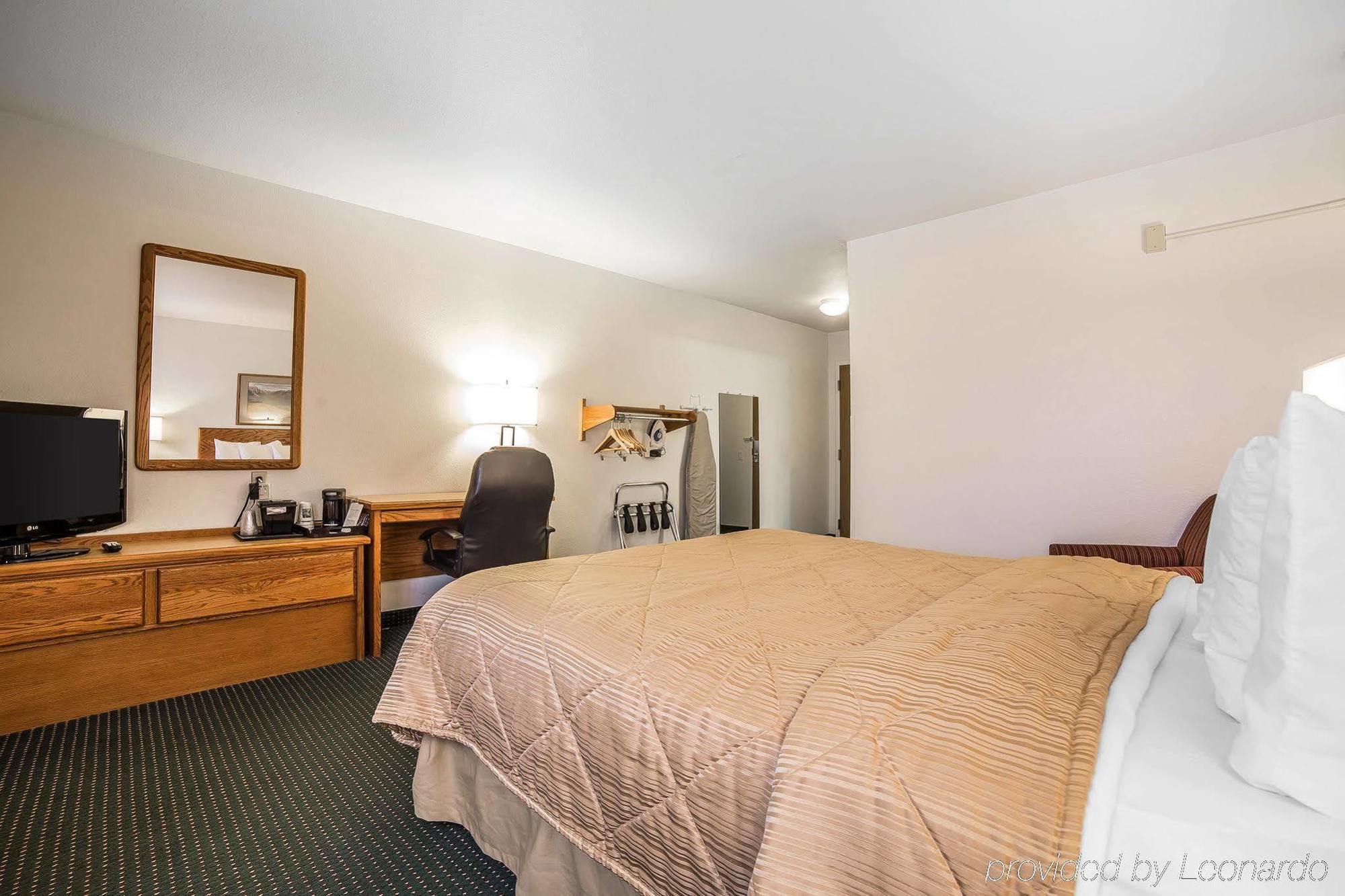 Quality Inn Belgrade Bagian luar foto